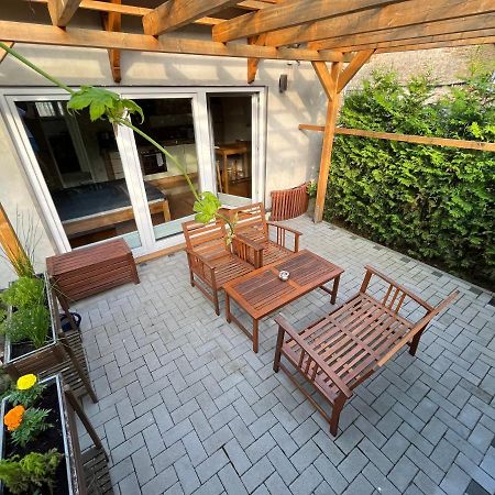 Ferienwohnung Im Stadtzentrum Von Bernau - Komfortable Wohnung Mit 2 Zimmern, Bad, Spuelmaschine, Waschmaschine, Komplette Kueche, Wlan, Terrasse, Ruhige Lage Bernau bei Berlin Exterior photo