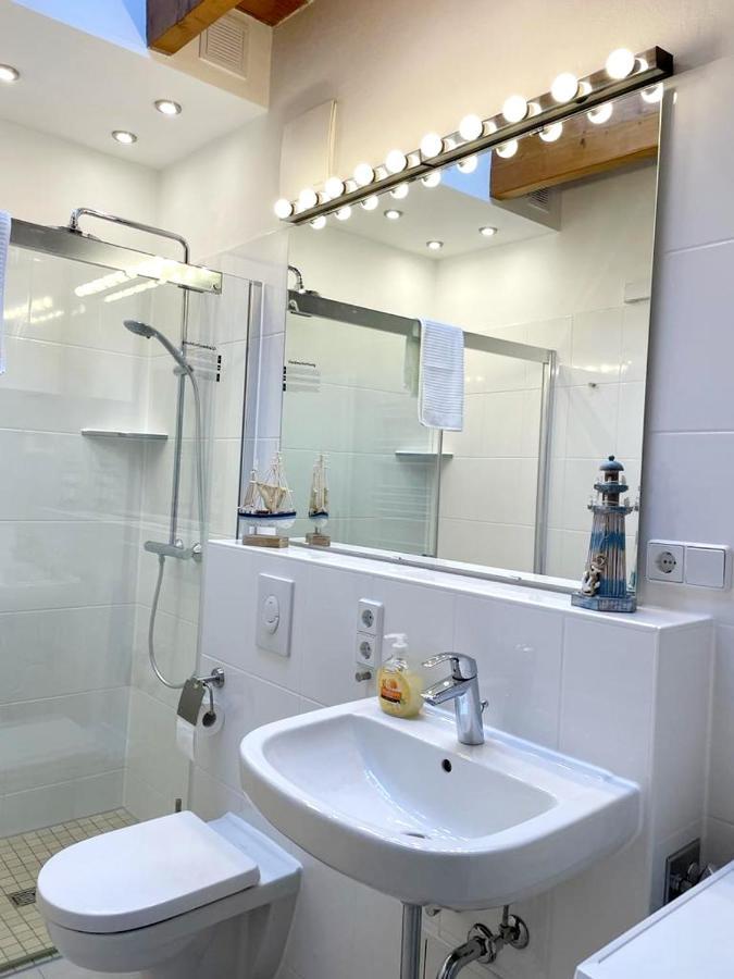 Ferienwohnung Im Stadtzentrum Von Bernau - Komfortable Wohnung Mit 2 Zimmern, Bad, Spuelmaschine, Waschmaschine, Komplette Kueche, Wlan, Terrasse, Ruhige Lage Bernau bei Berlin Exterior photo